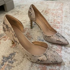 Kelly & Katie Pointed toe heels